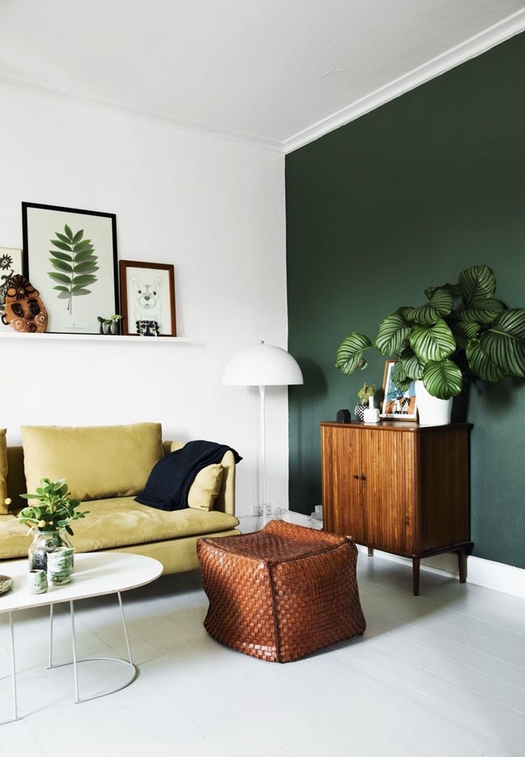 green accent wall
